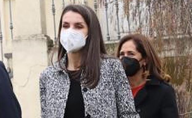 La Reina Letizia presume de canas