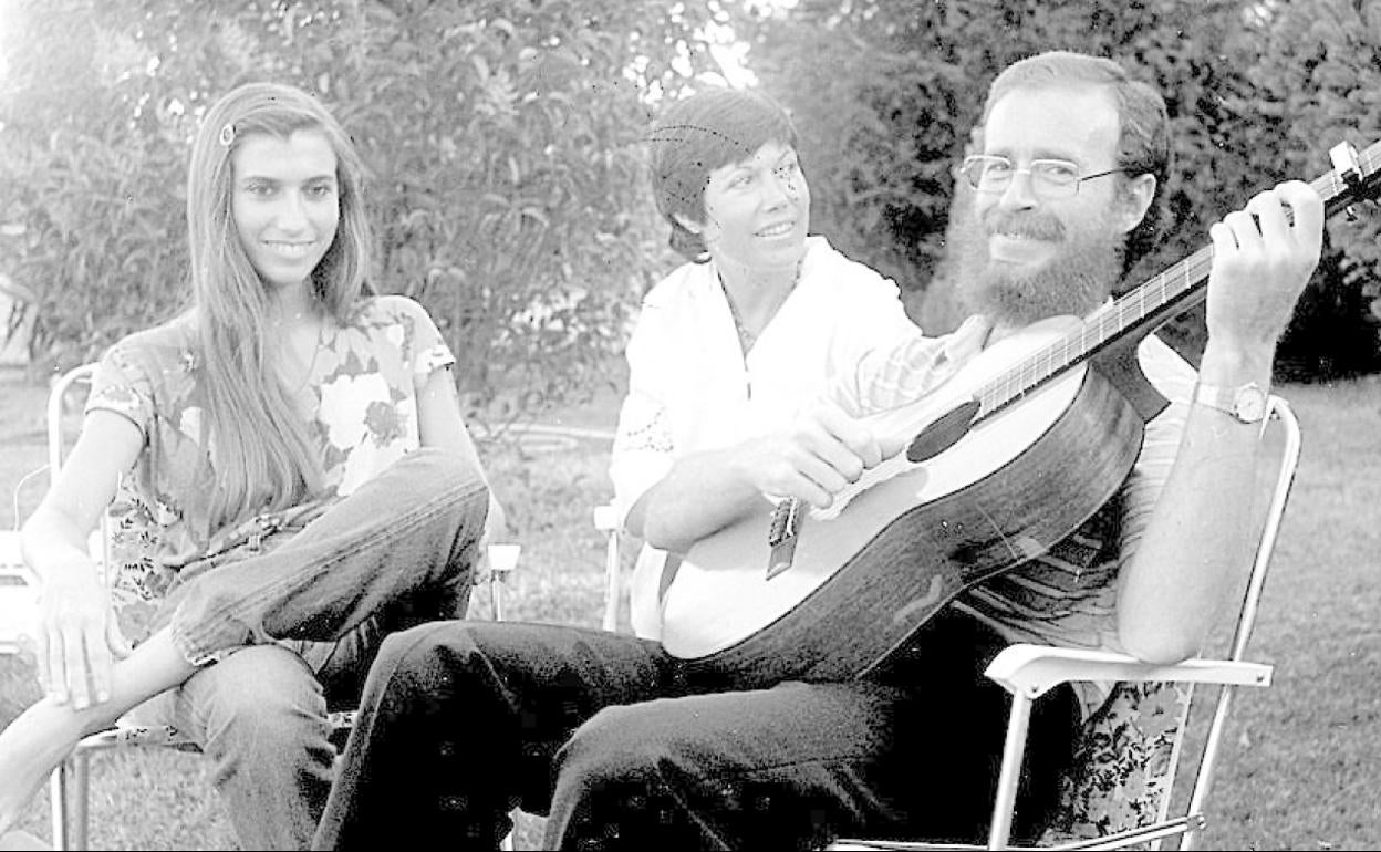Joaquín Díaz, con Sonia Lafuente y Elena Casuso.