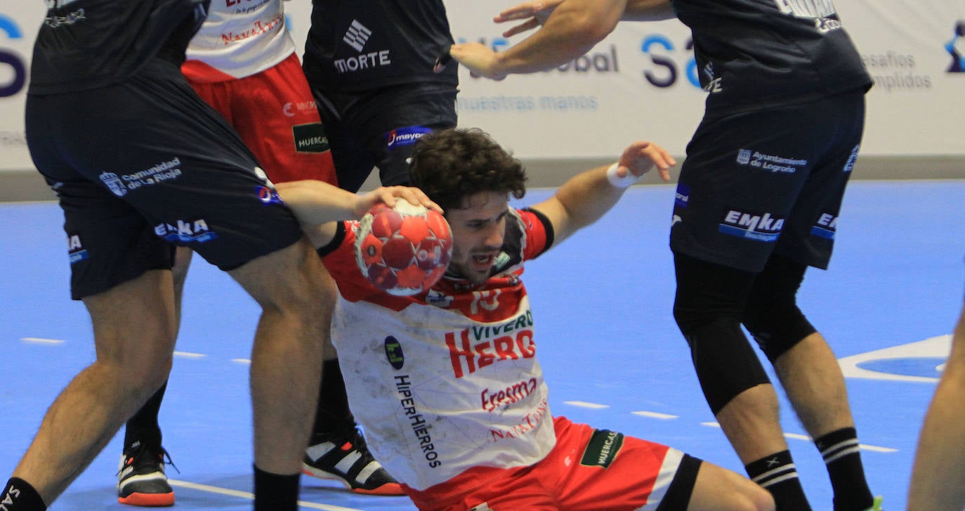 Partido entre el Balonmano Nava y el Balonmano Logroño 