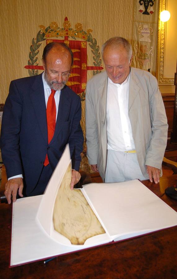 16.06.06 Javier León de la Riva y el arquitecto Richard Rogers en el Ayuntamiento de Valladolid.