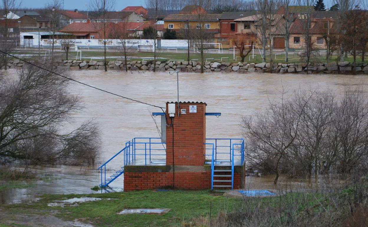 Zona de captación de agua del Órbigo en la zona de Benavente