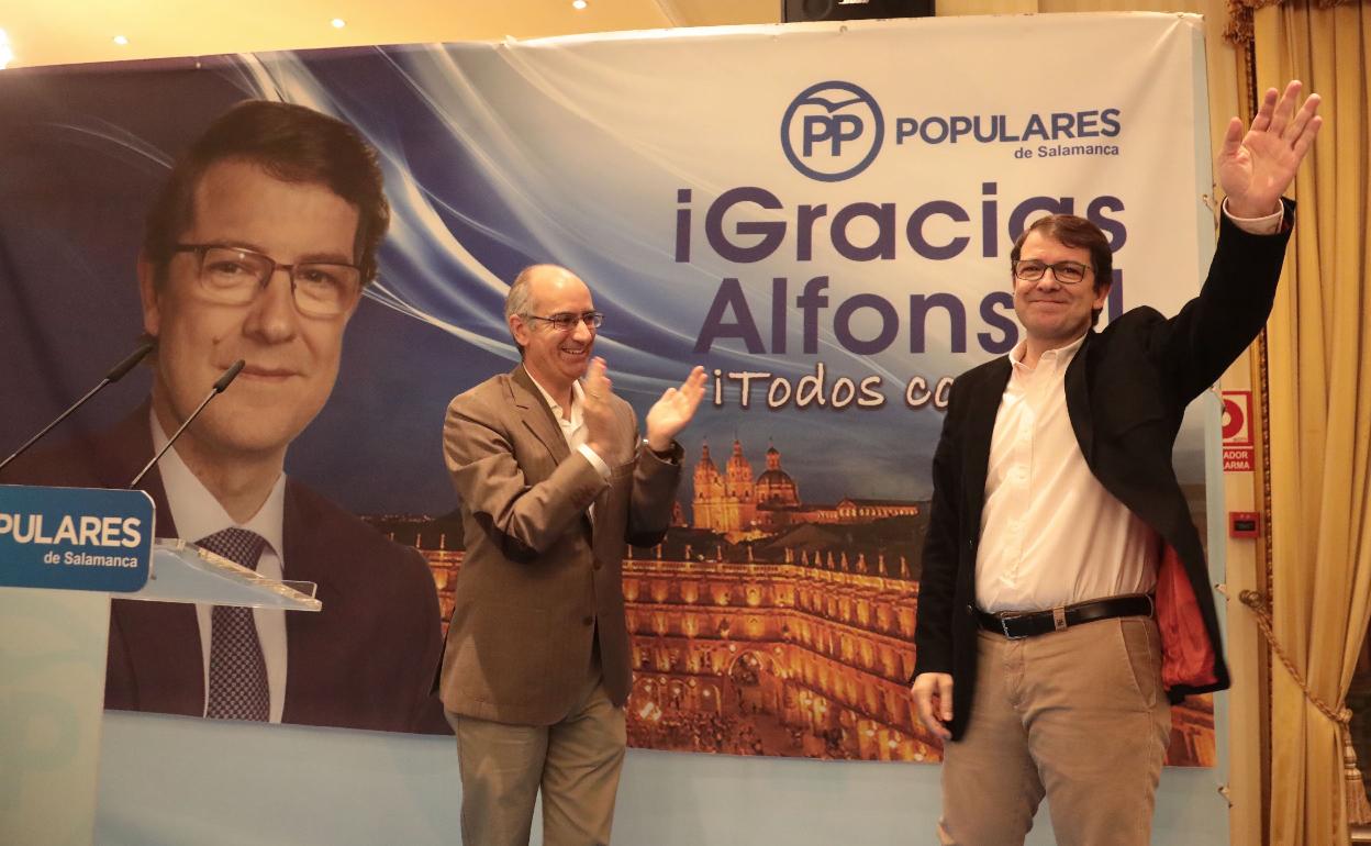 Javier Iglesias y Alfonso Fernández Mañueco, en un acto político en 2018