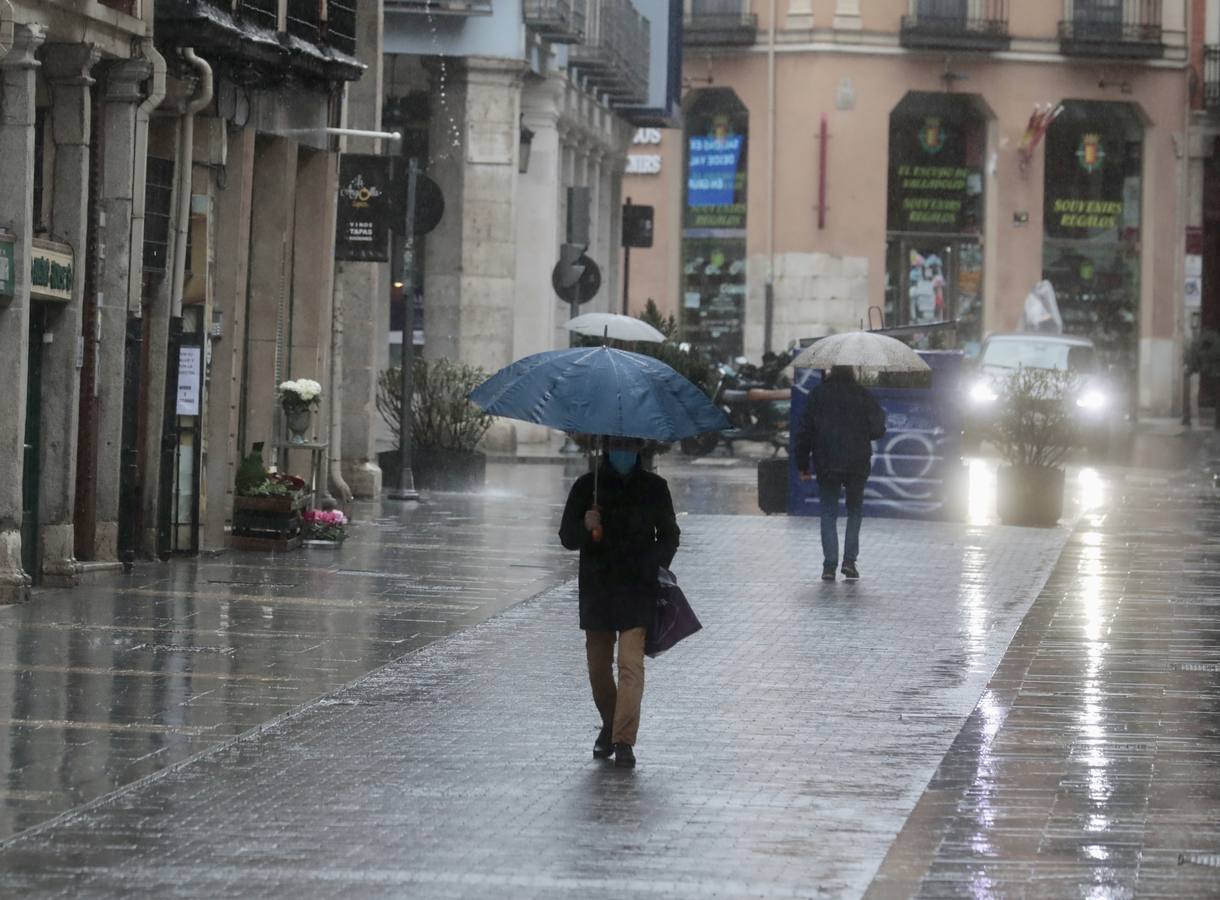 Fotos: Día de lluvia en Valladolid