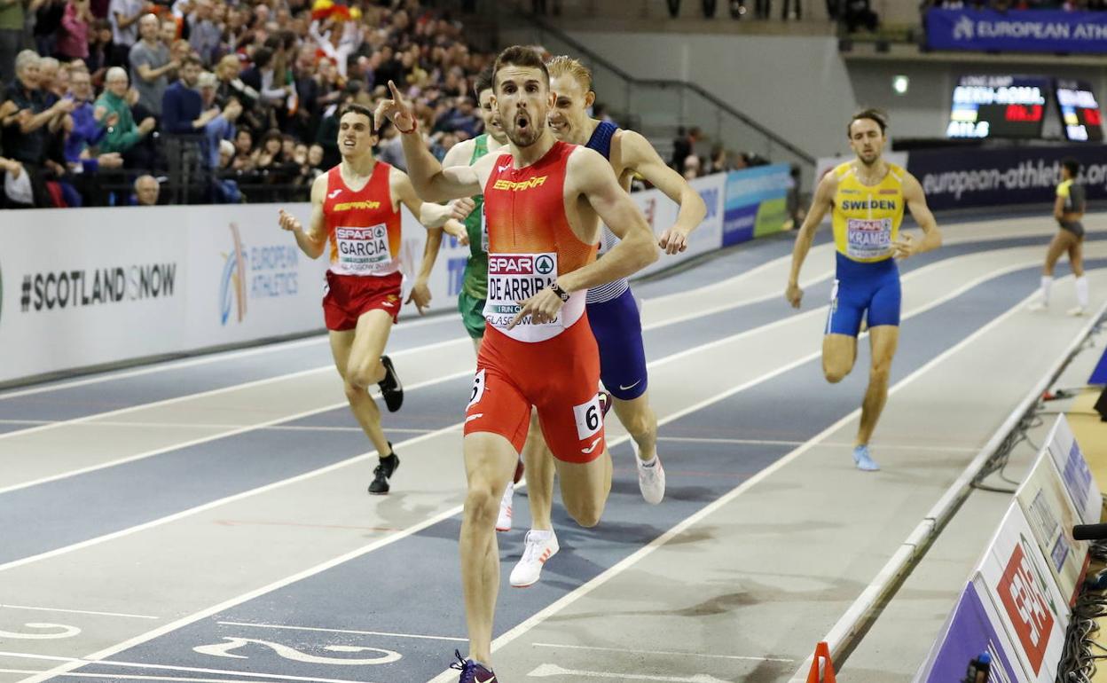 Álvaro de Arriba 'abre' la pista cubierta en Lievin en un duelo de nivel mundial