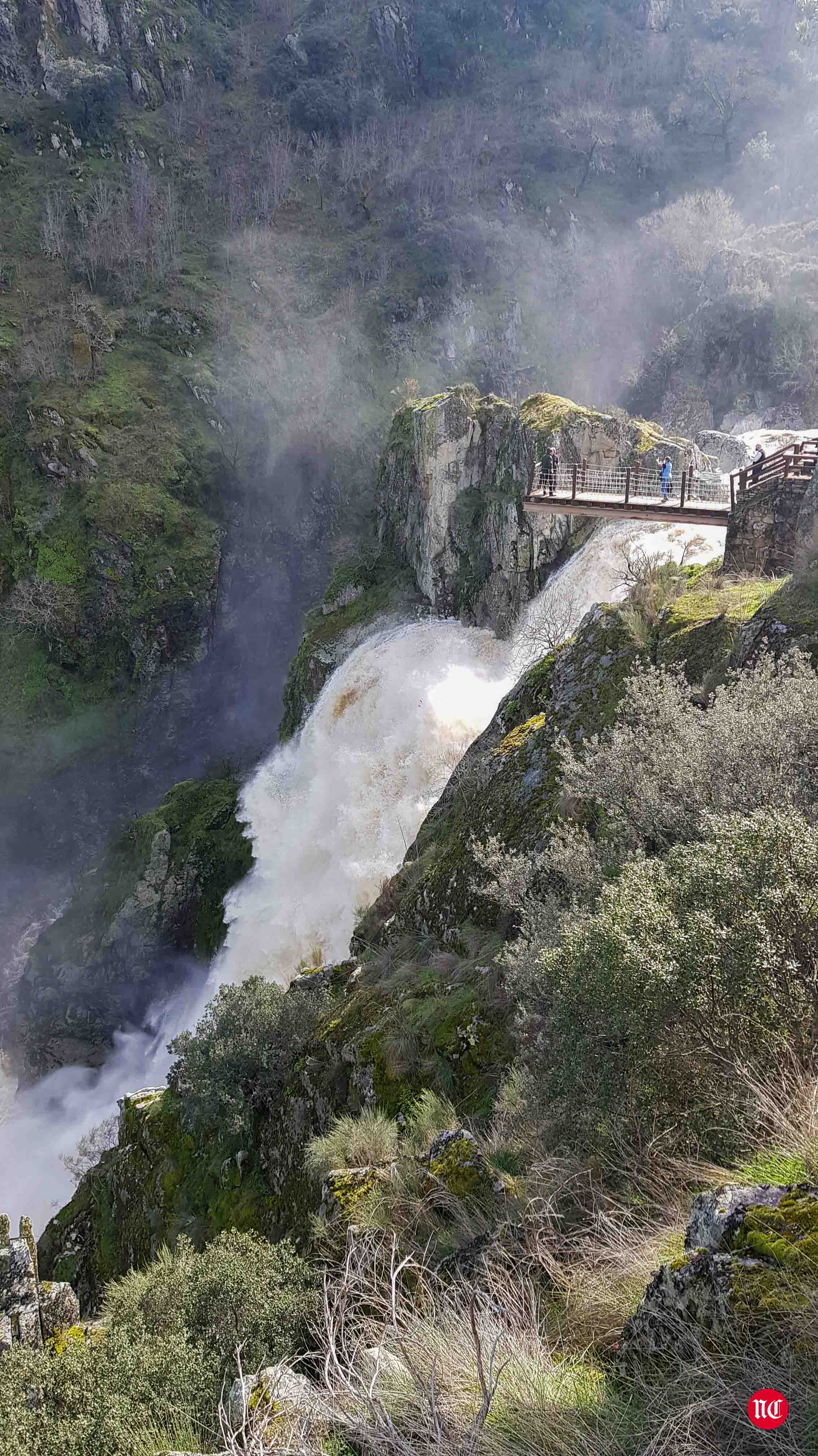 Espectacular Pozo de los Humos y desborde del Río Tormes