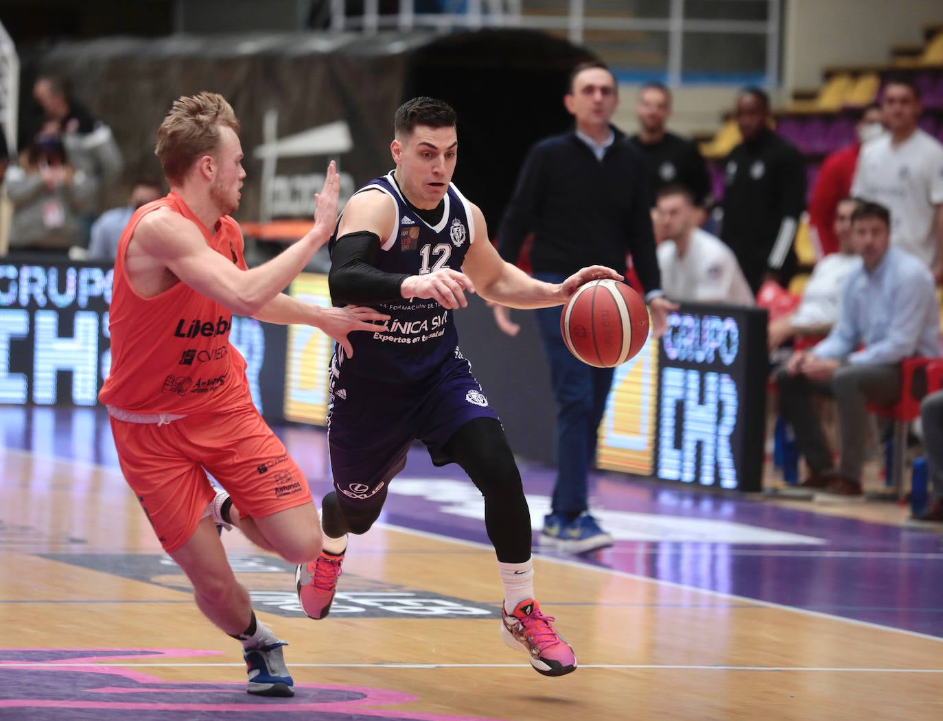 Partido entre el Clínica Sur-Aspasia y el Liberbank Oviedo.