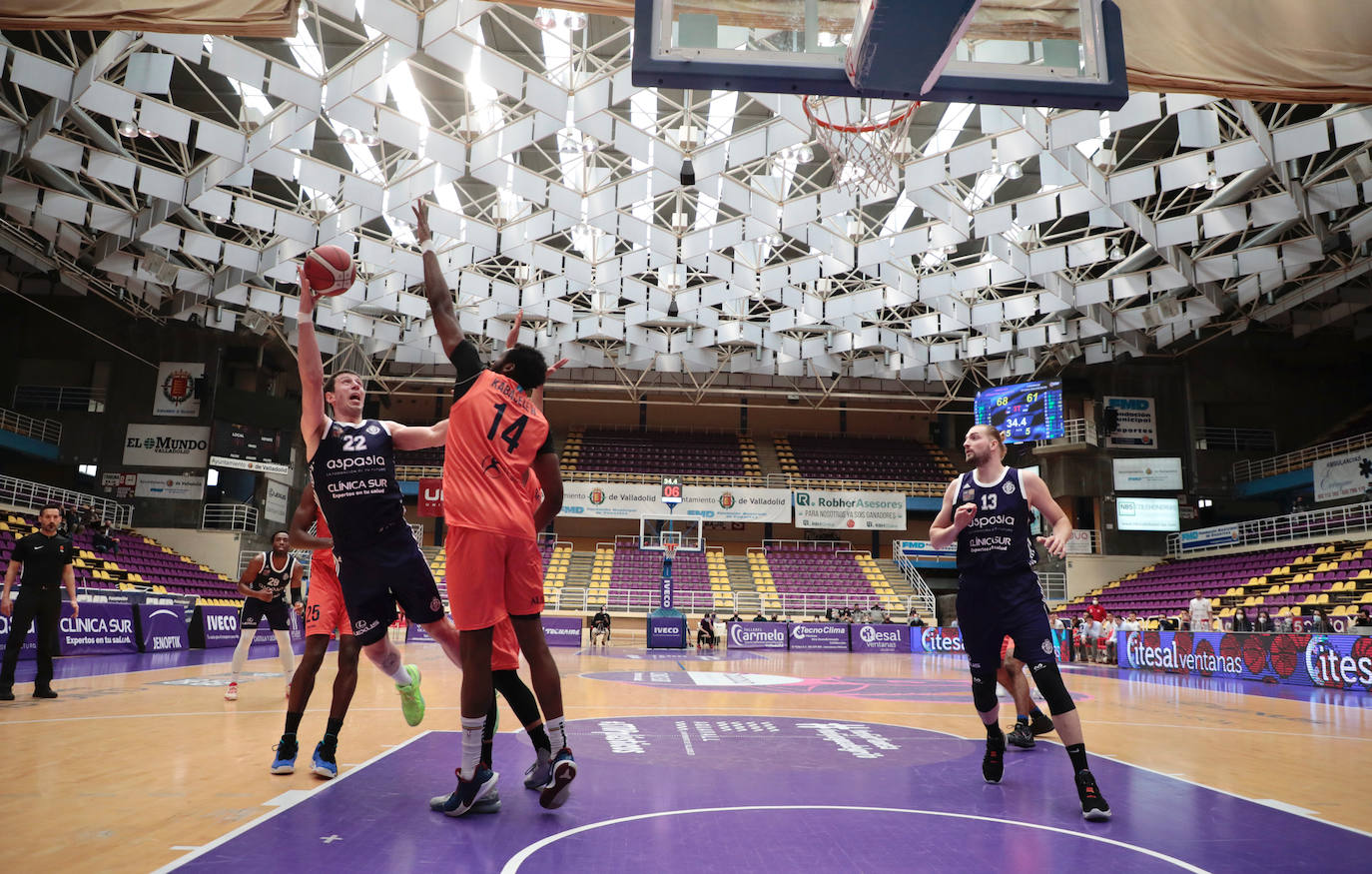 Partido entre el Clínica Sur-Aspasia y el Liberbank Oviedo.