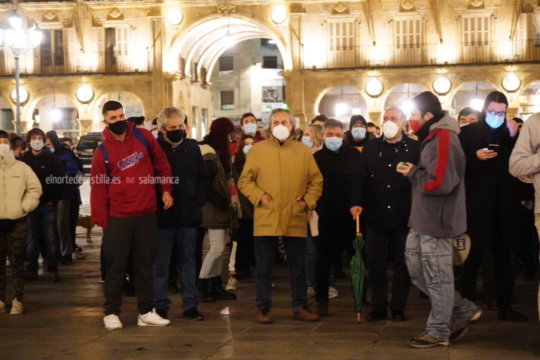 Fotos: 200 manifestantes reclaman libertad para el rapero Pablo Hasél en la Plaza Mayor