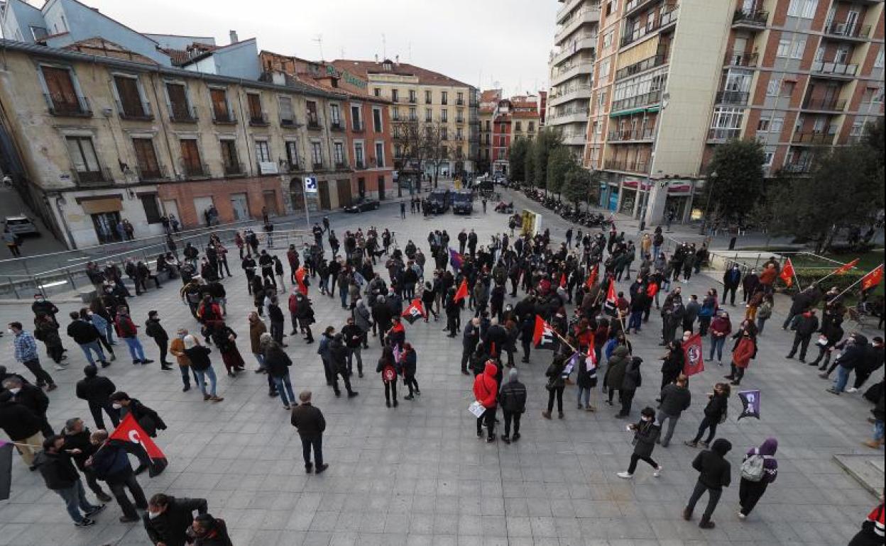 Concentración para defender el derecho la libertad de expresión en la plaza de Portugalete.