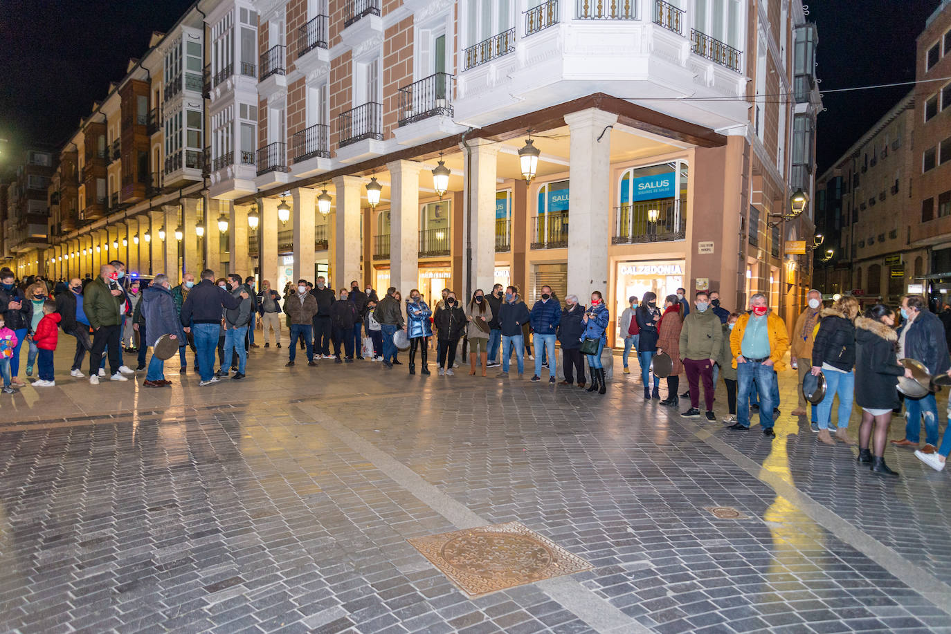 Fotos: Los hosteleros de Palencia protestan por las pérdidas de sus negocios