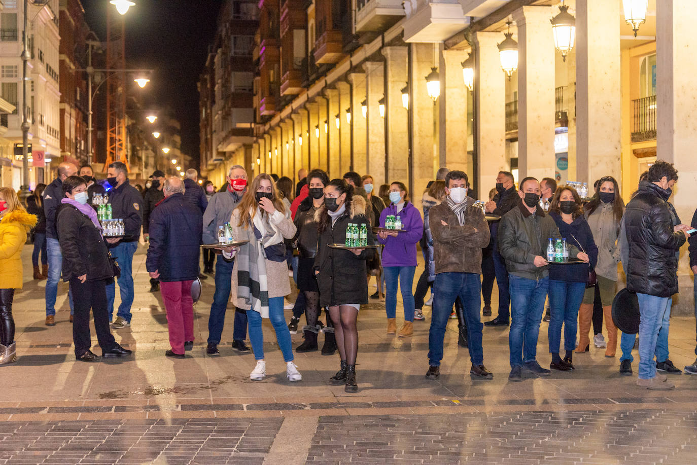 Fotos: Los hosteleros de Palencia protestan por las pérdidas de sus negocios