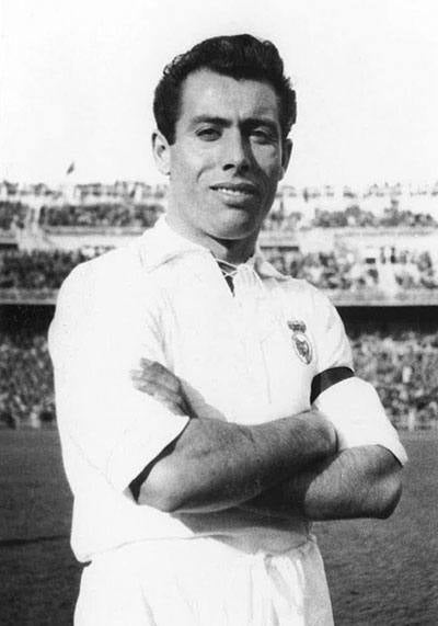 Pahiño, el célebre delantero que había llegado aquella temporada al Madrid, procedente del Celta, y que fue el segundo máximo goleador del campeonato, tras el barcelonista César.