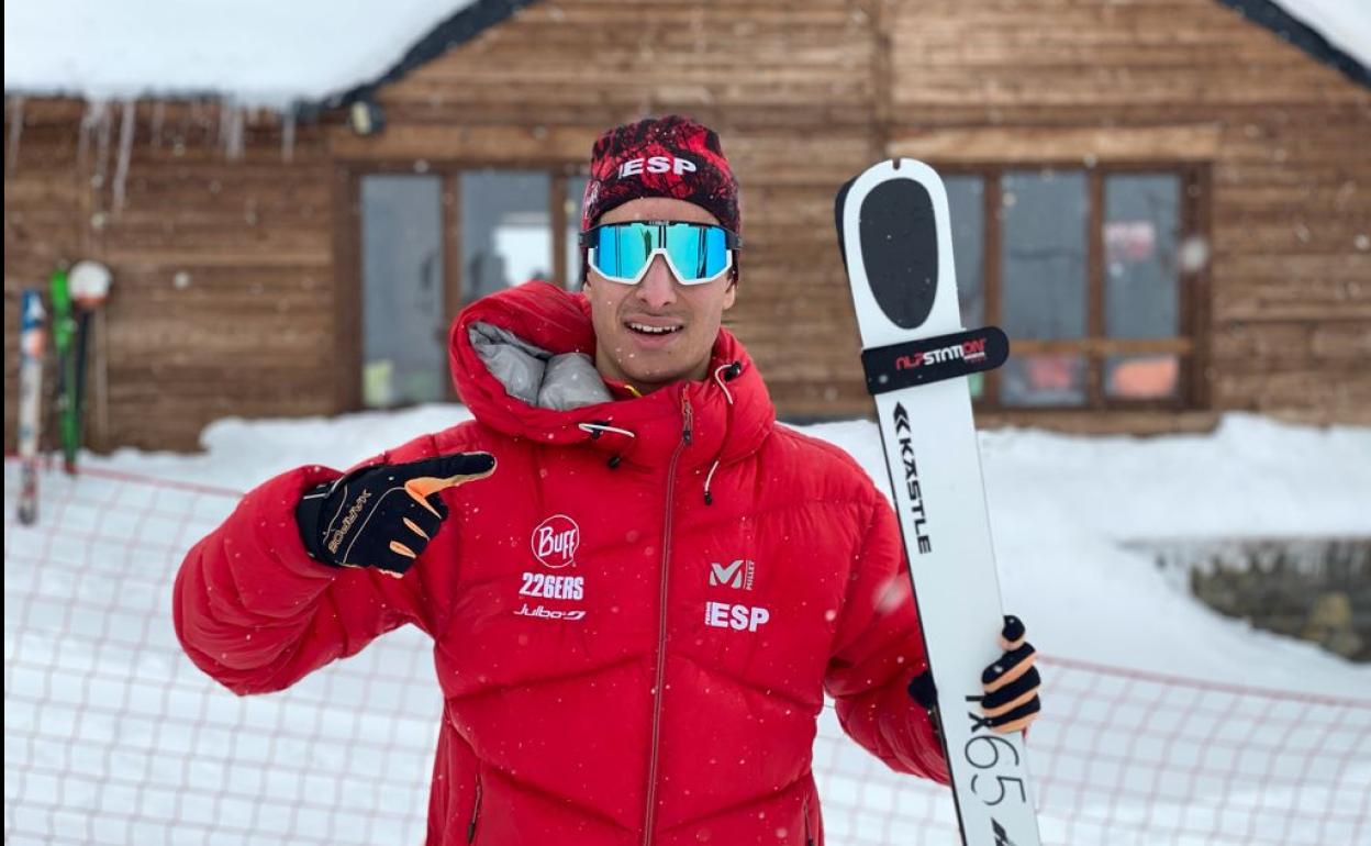 Javier Gurpegui, ataviado con la indumentaria de competición. 