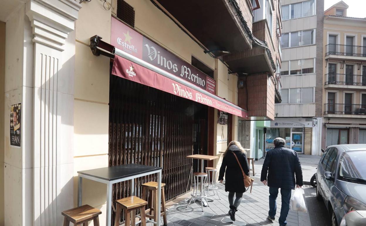 La terraza de un bar de Valladolid, todavía cerrada. 