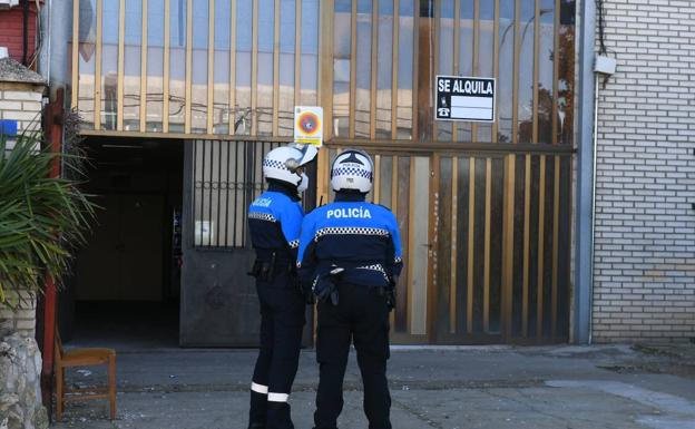 Intervención de la Policía Local de Valladolid en la calle Cobalto. 