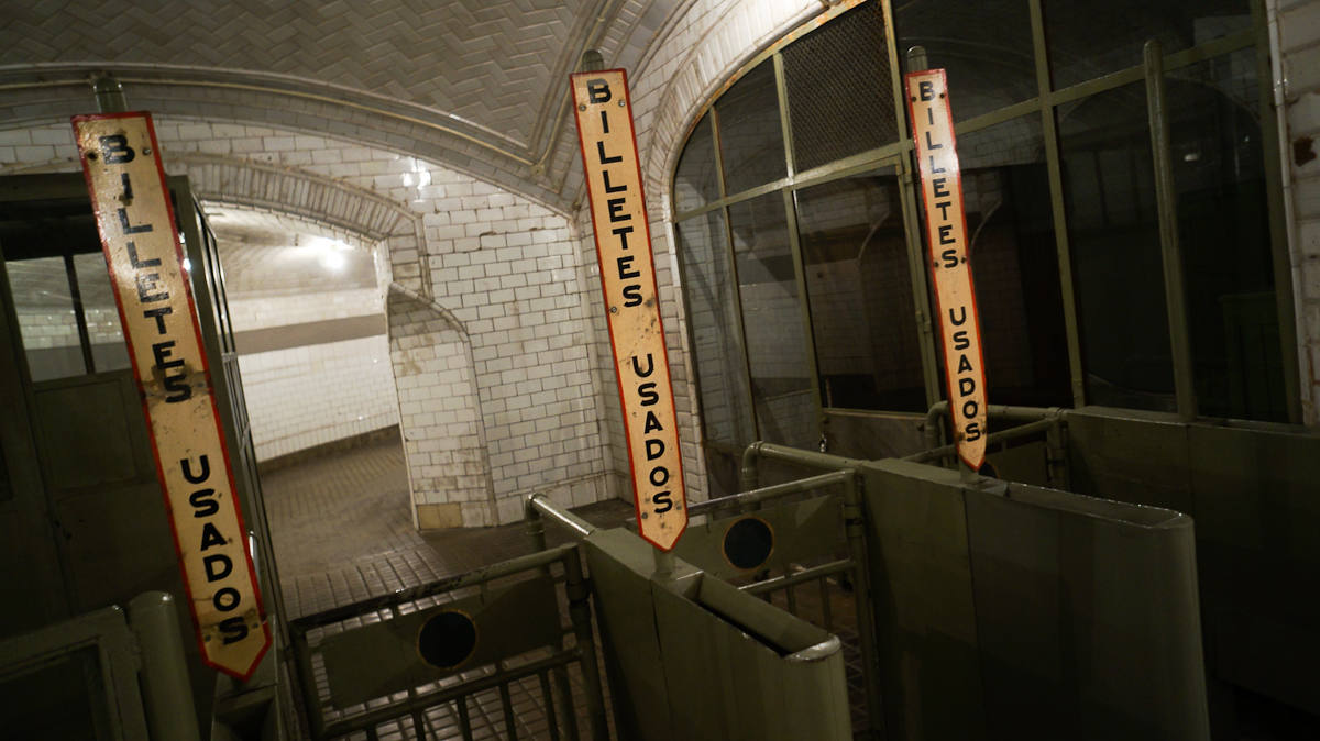 ESTACIÓN DE CHAMBERÍ (MADRID) | La estación fue una de las ocho originales que conformaban el recorrido inaugural de dicha línea, inaugurada por el rey Alfonso XIII en octubre de 1919. 