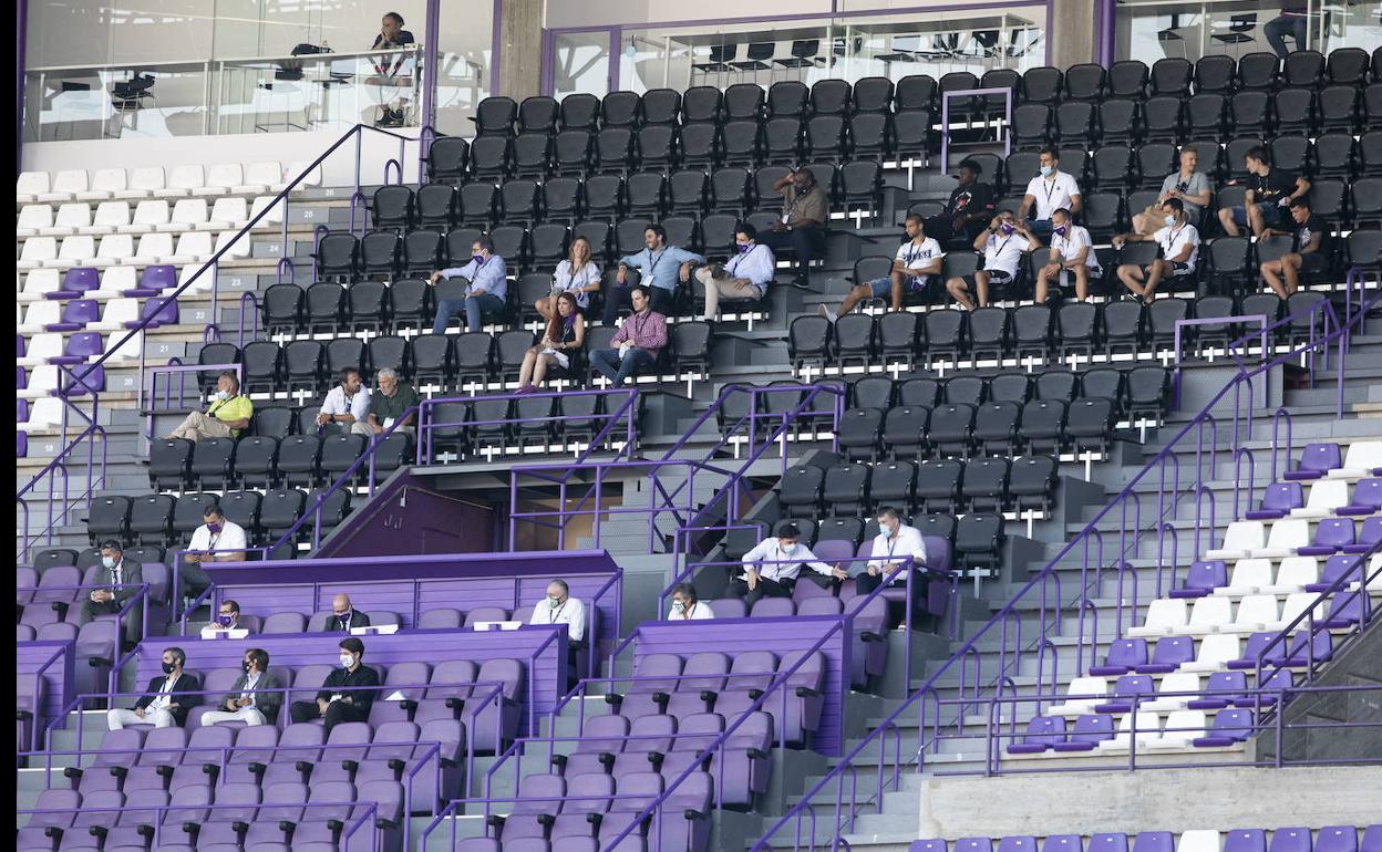 Palco de Zorrilla durante un encuentro de esta temporada.