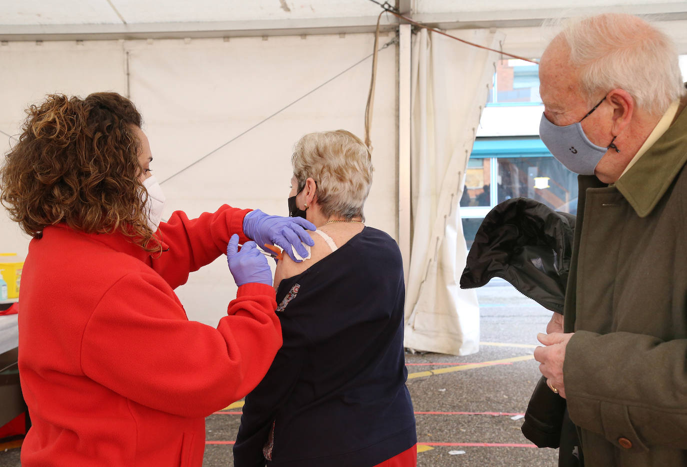 Fotos: La vacuna llega a los mayores de 85 años en Palencia