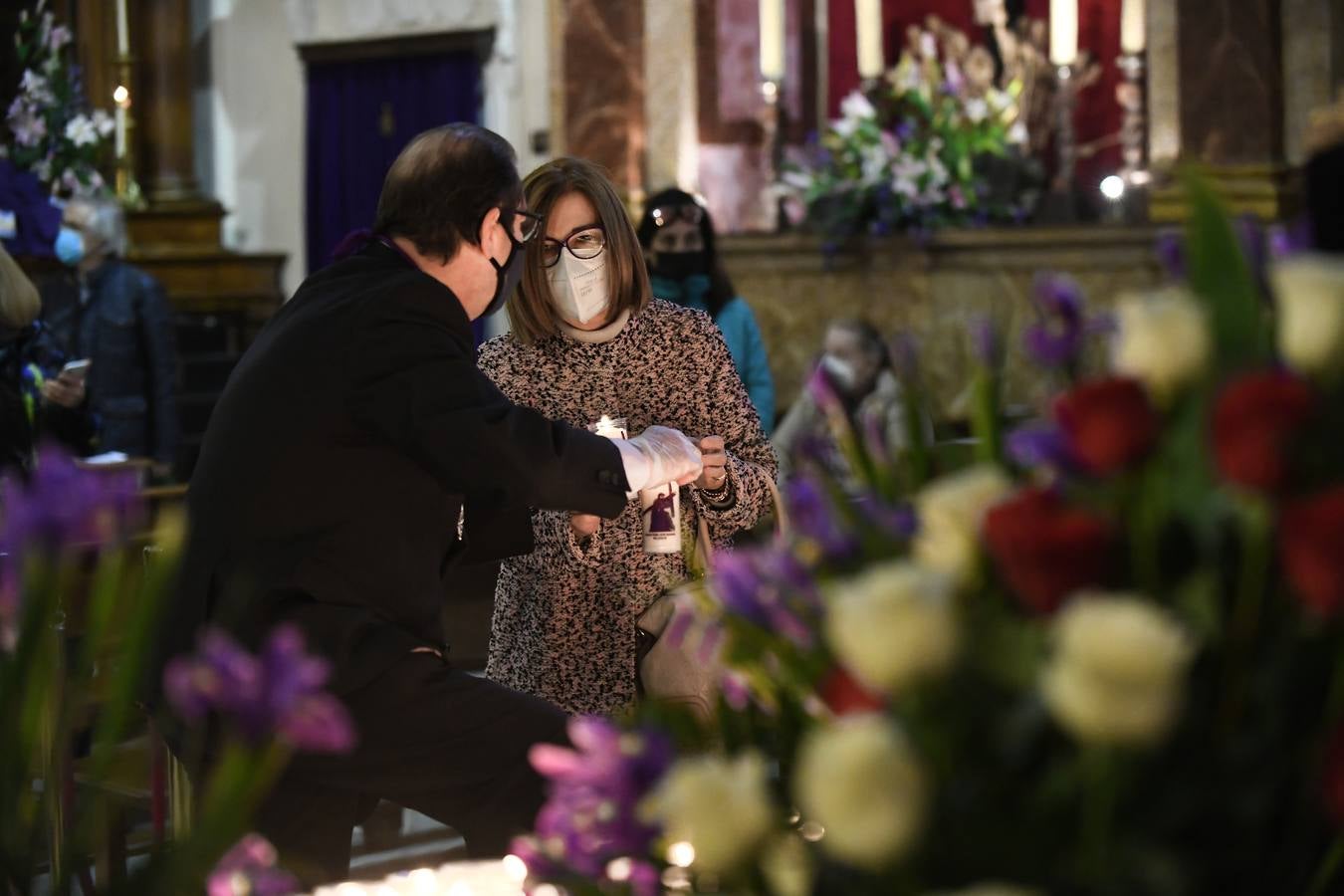 Fotos: Besapié al Nazareno en la Iglesia de Jesús de Valladolid