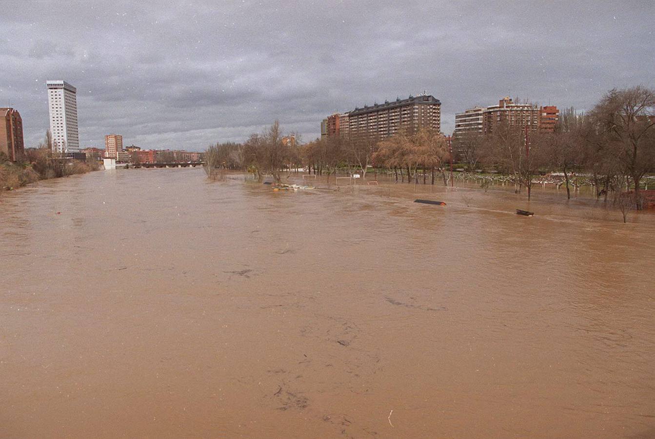 Fotos: El día que el Pisuerga disparó las alarmas en Valladolid