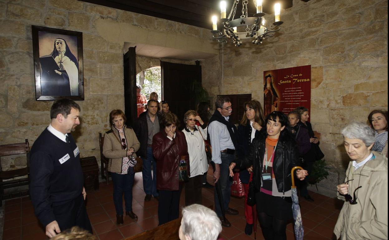 Participantes en una edición anterior de 'Paseos por Salamanca'.