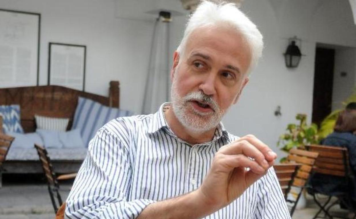 El escritor Eduardo Moga. 