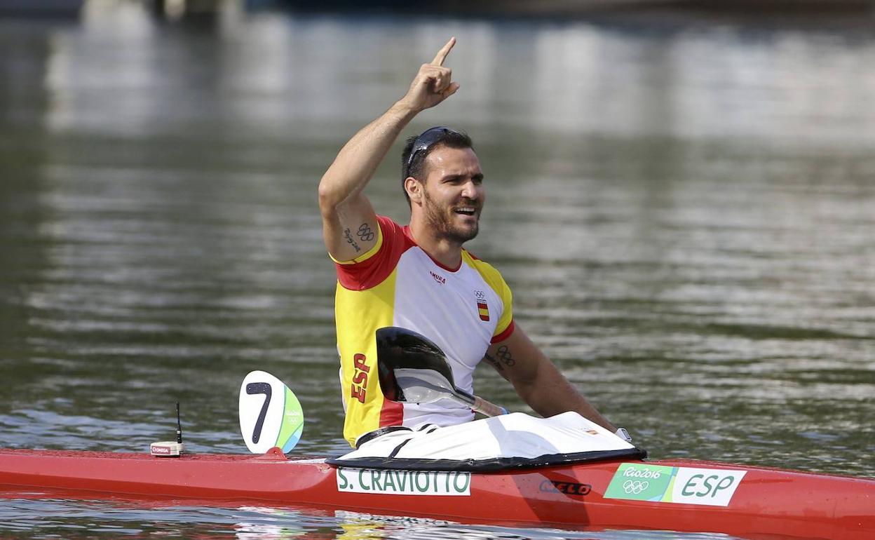 Saúl Craviotto celebra su medalla en la final de los Juegos de Brasil. 