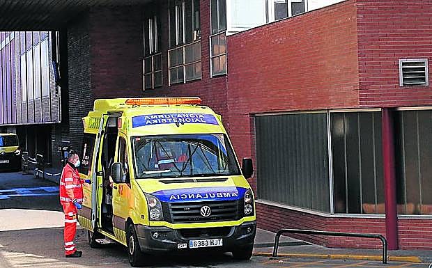 El hospital mantiene dos plantas de covid por posibles repuntes