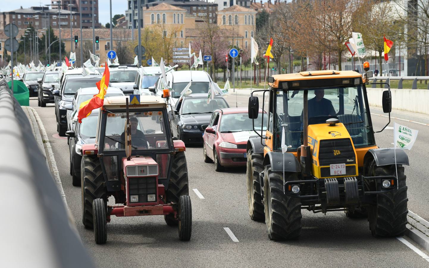 Fotos: Protesta de ganaderos en Valladolid en contra de la sobreprotección del lobo