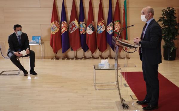 David Castaño reitera el apoyo de Cs al pacto con el PP, en presencia de Raúl de la Hoz