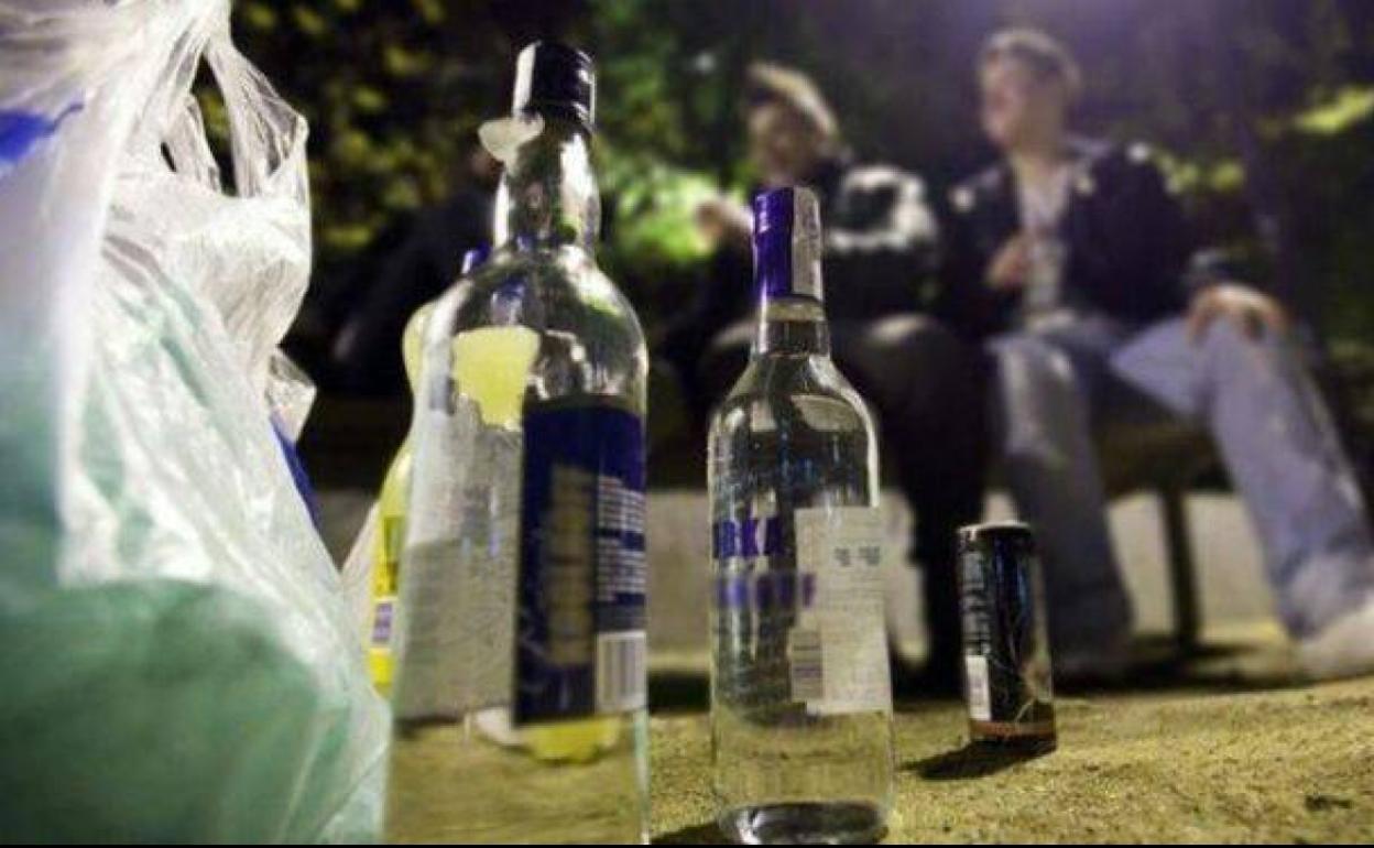 La Policía Local de León identifica a más de una veintena de menores por consumir alcohol en la vía pública