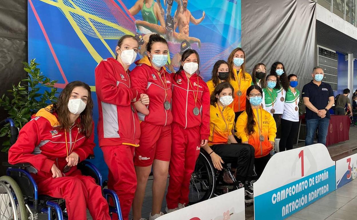 Imagen del equipo de natación castellano y leonés. 