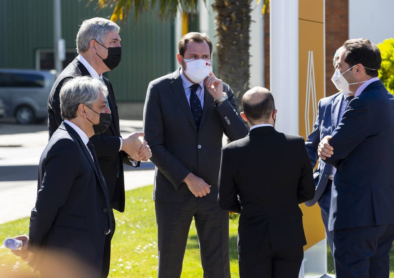 Fotos: El Rey visita la fábrica de Renault en Palencia