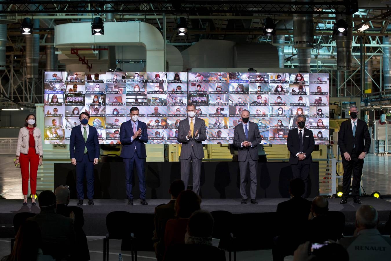Fotos: El Rey visita la fábrica de Renault en Palencia