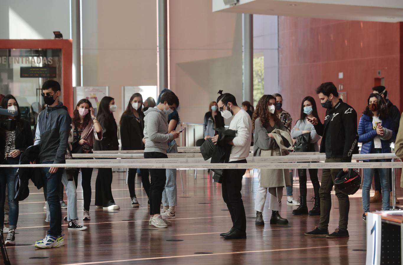 Fotos: Primera jornada de vacunación de AstraZeneca en el Miguel Delibes de Valladolid después de su suspensión