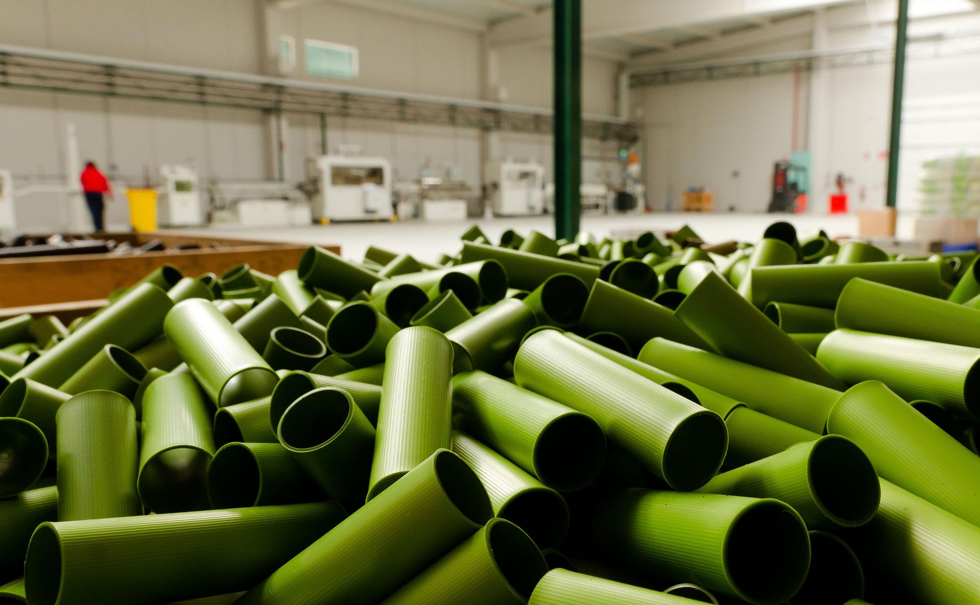 Miles de cartuchos biodegradables producidos en la planta de Santa María la Real de Nieva..