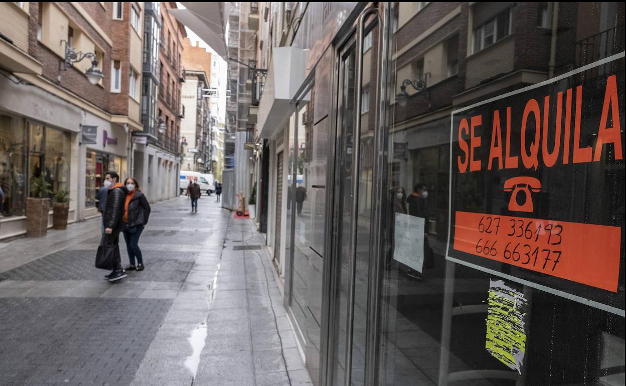 Locales en alquiler en la calle Santa María de Valladolid.