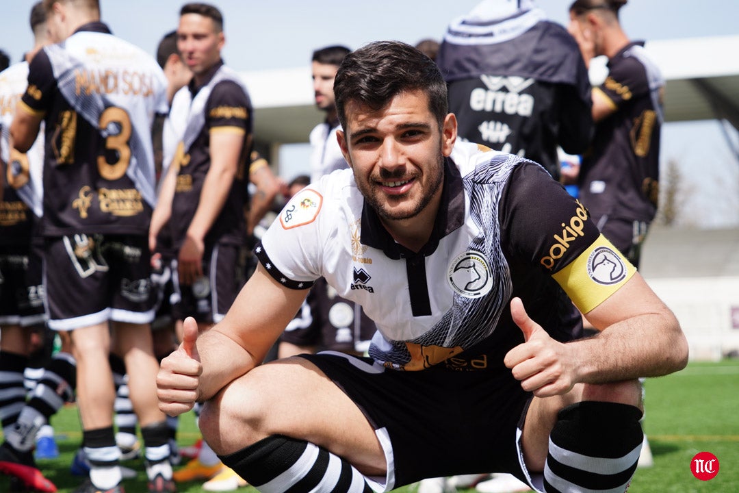 Los jugadores de Unionistas celebran la clasificación para la 1ª RFEF