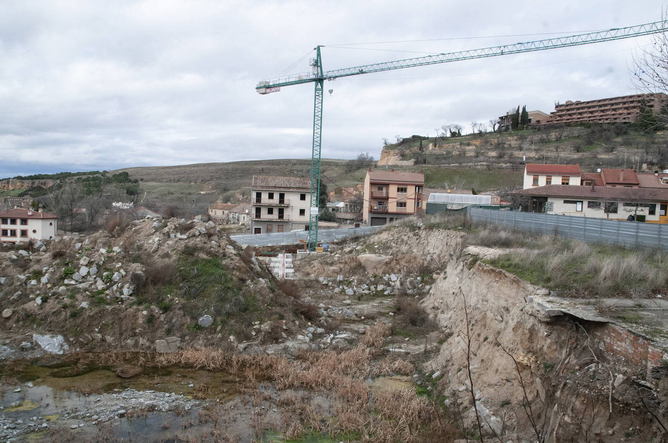 Obras, paralizadas, del futuro instituto de San Lorenzo.