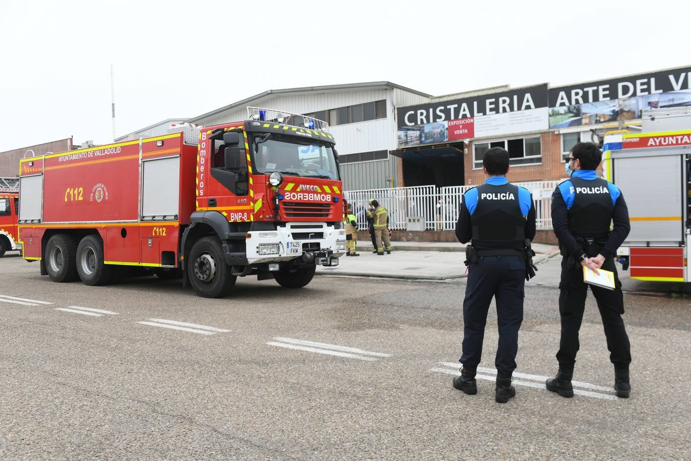 Fotos: Incendio en una cristalería del polígono de San Cristóbal de Valladolid