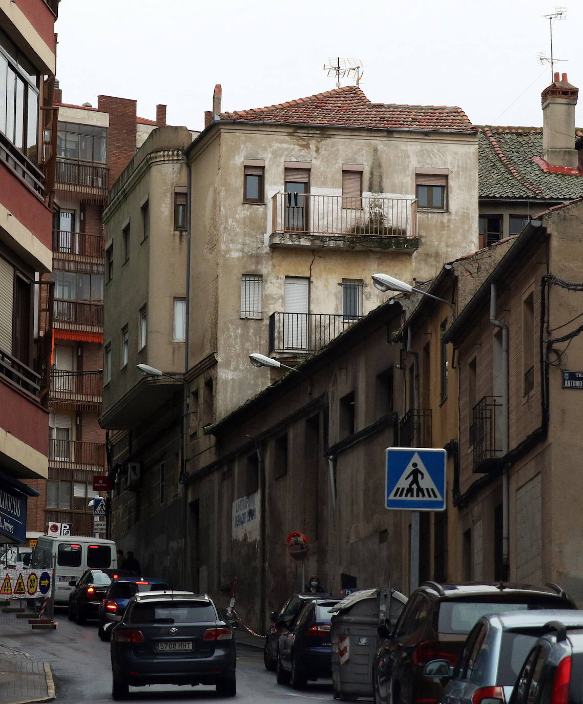 La urbanización de la calle Antonio Machado es uno de los proyectos que serán financiados, en parte, por la Junta.