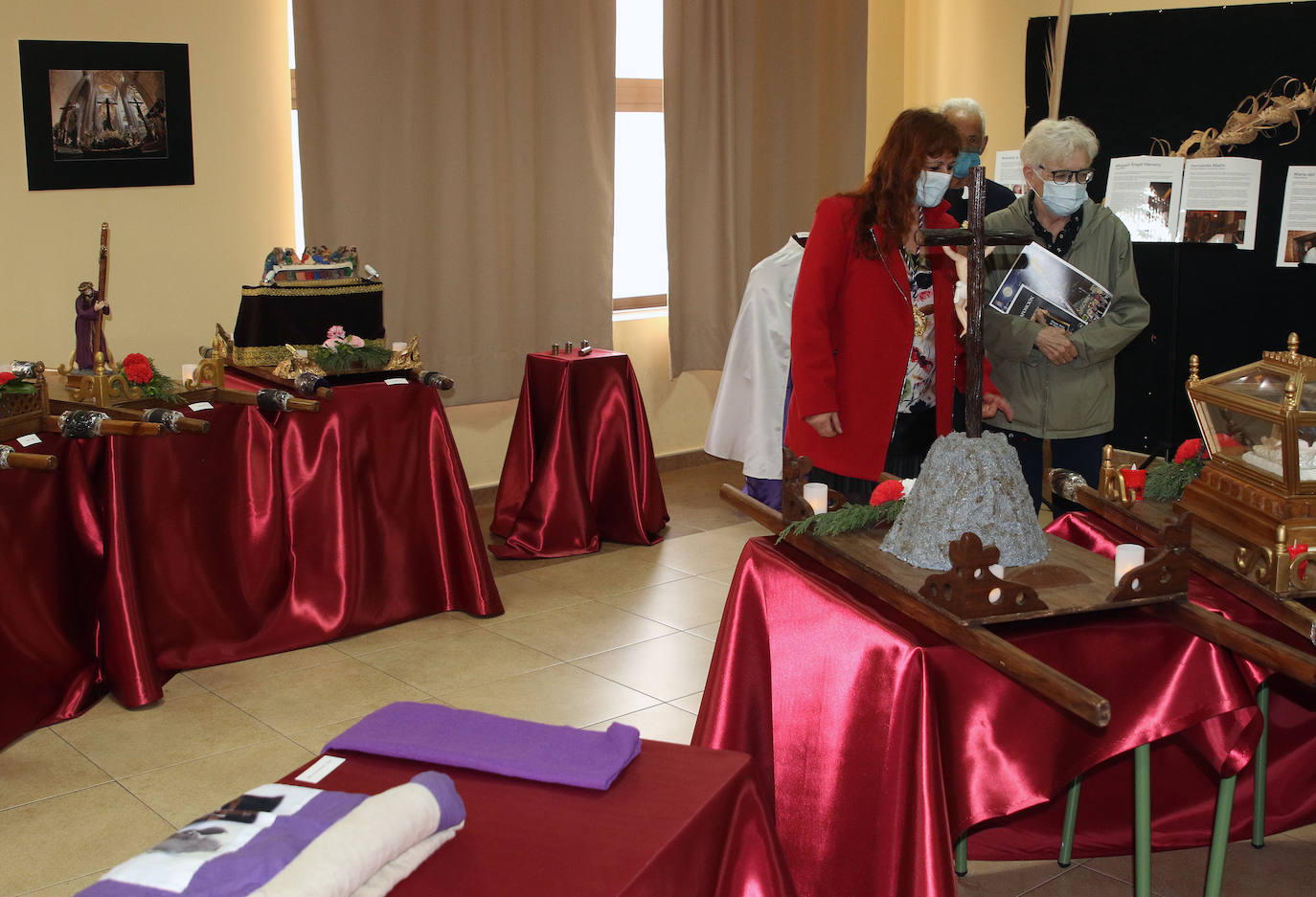 Exposición de la cofradia de Nuestra Señora de la Piedad