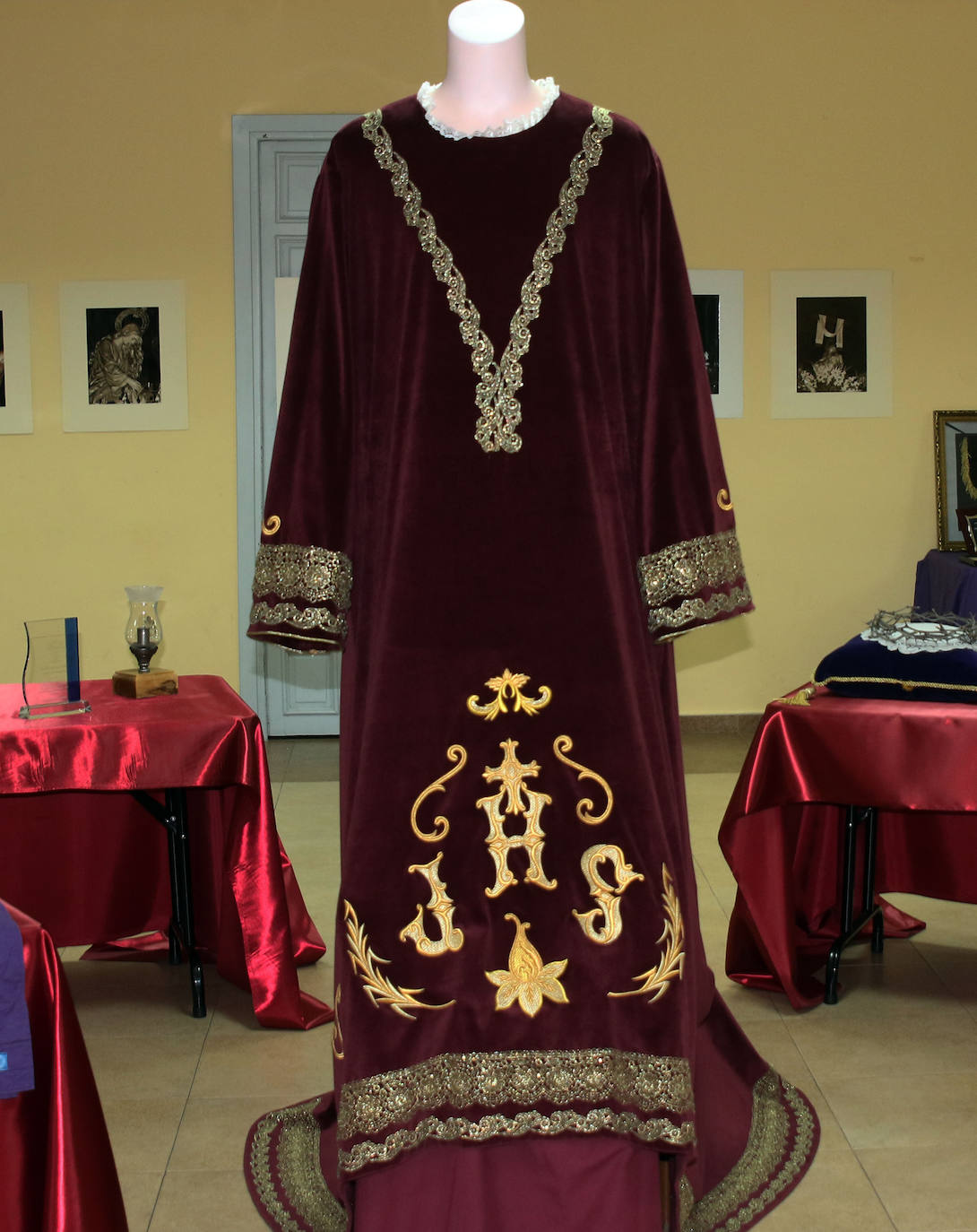 Exposición de la cofradia de Nuestra Señora de la Piedad