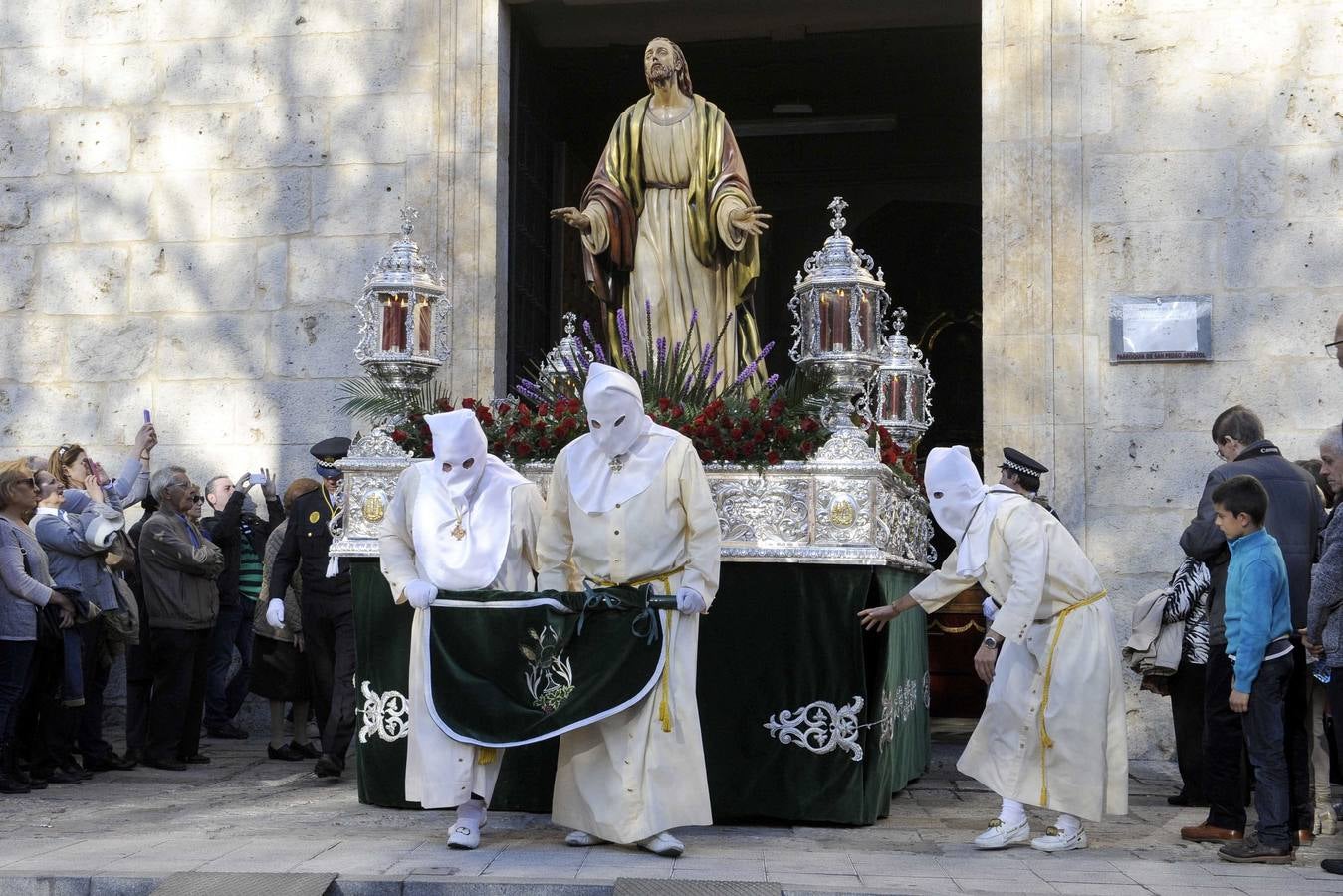 2015 Procesión de la Sagrada Cena con la imagen de Jesús de la Esperanza.