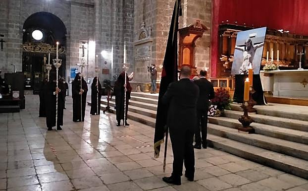 Celebración de la estación de penitencia del Cristo de la Luz, en la catedral. 