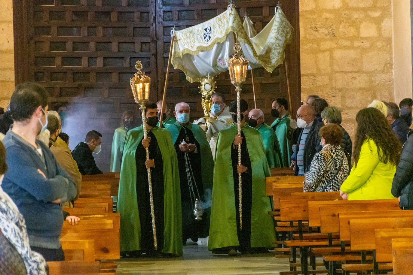 Fotos: El Rompimiento del Velo cierra la Semana Santa en Palencia