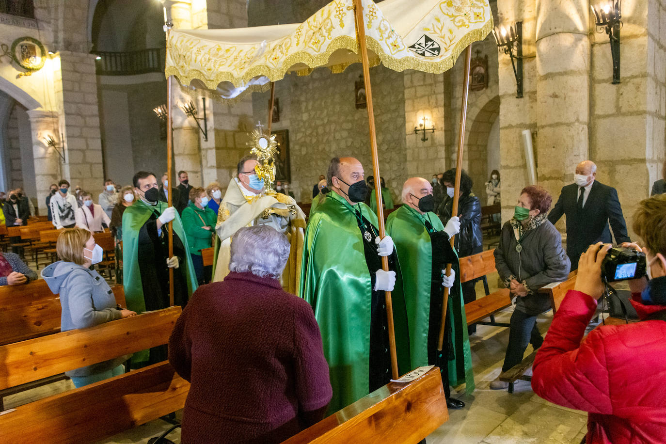 Fotos: El Rompimiento del Velo cierra la Semana Santa en Palencia