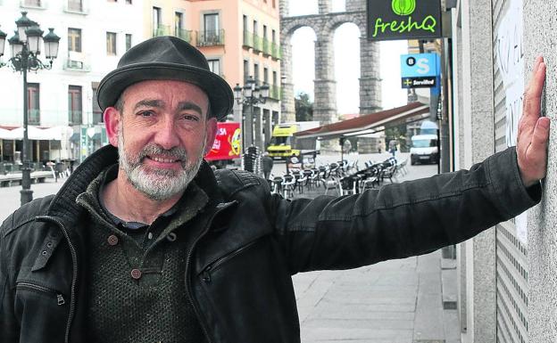 Mariano Vela, en la avenida del Acueducto. 