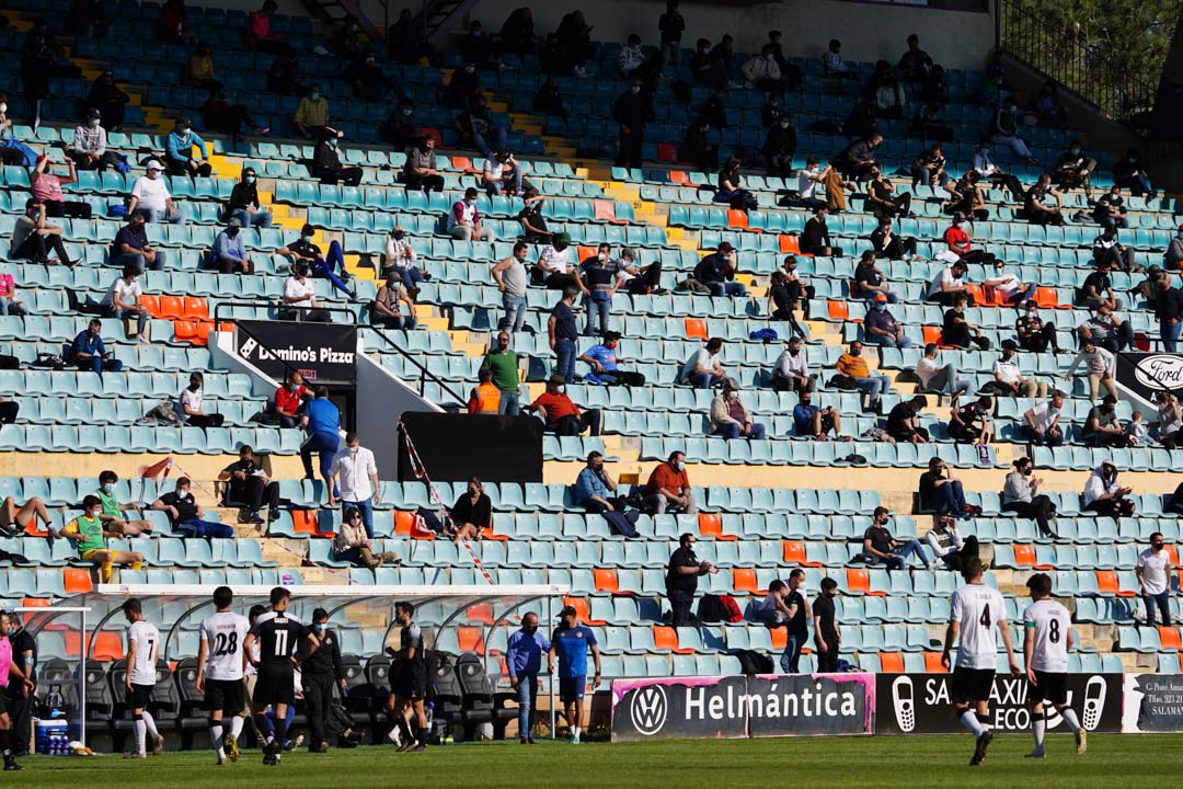 Aficionados del Salamanca en el Helmántico