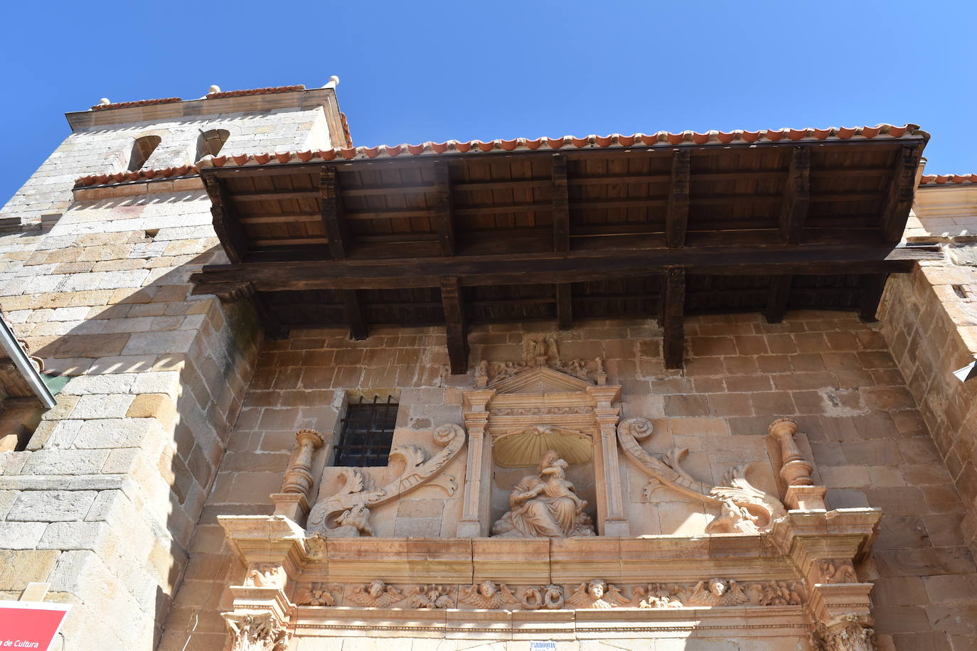 Fotos: La iglesia de Barrio de Santa María luce restaurada